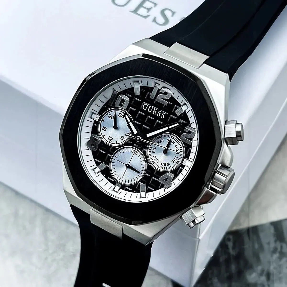 Guess - GW0583G1