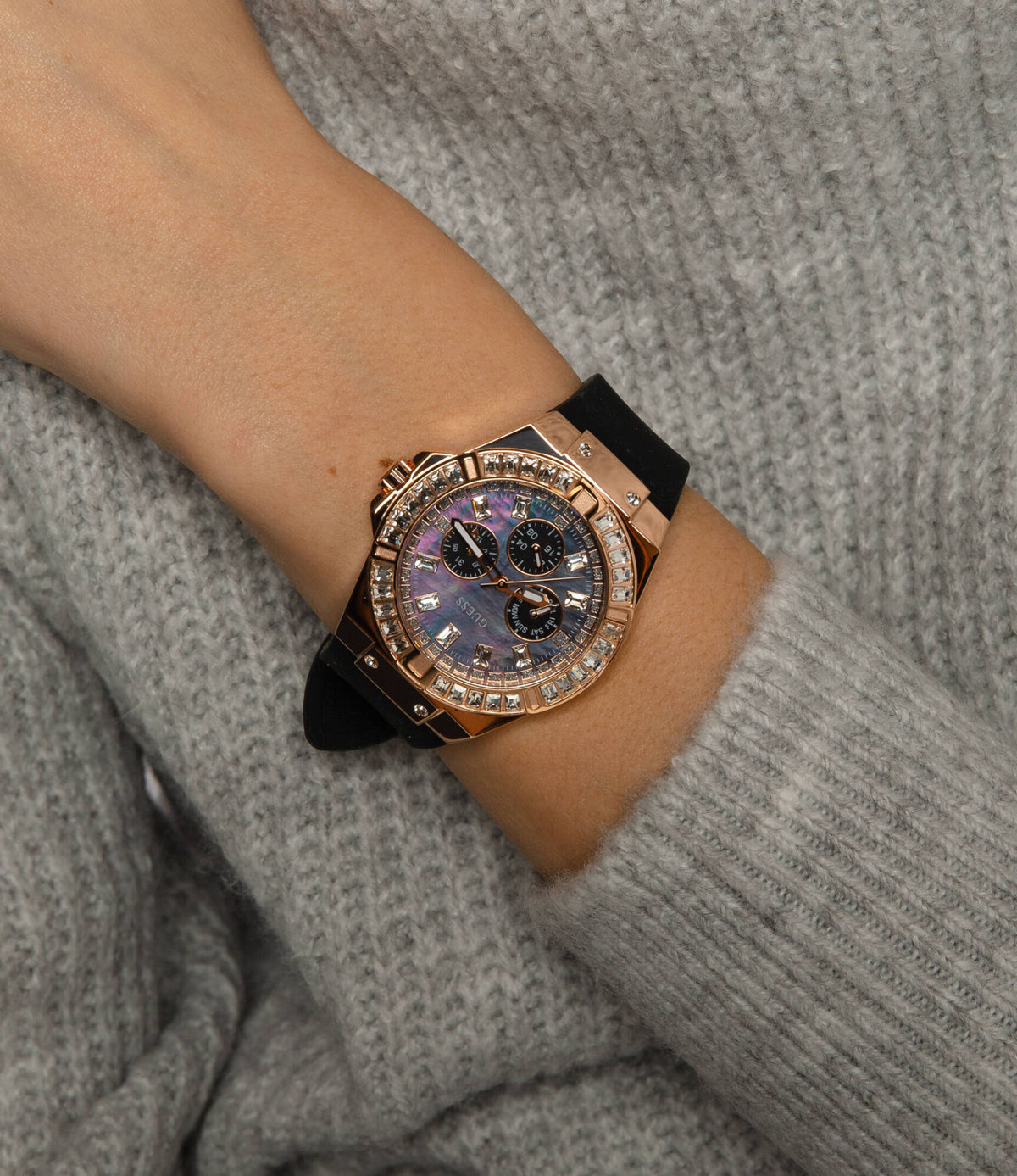 Guess - GW0118L2
