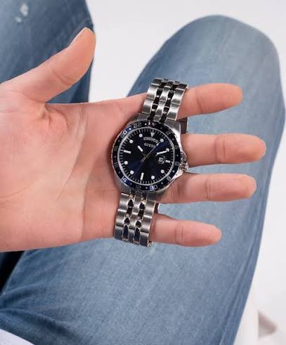 Guess - GW0220G1