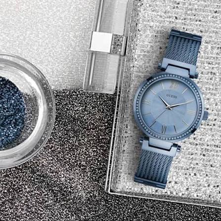 Guess - W0638L3