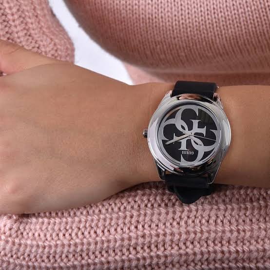 Guess - W0911L8
